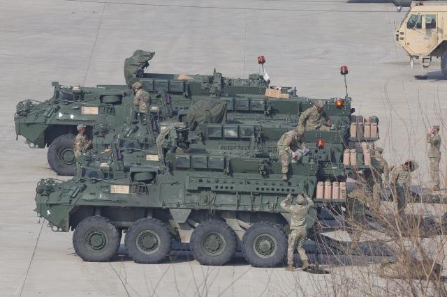 Çѹ̿¬ÇÕ¿¬½À ÀÚÀ¯ÀÇ ¹æÆÐFS¡¤Freedom Shield ¿¬½ÀÀÌ ½ÃÀÛµÈ 3¿ù 10ÀÏ °æ±âµµ µ¿µÎõ½Ã ÁÖÇѹ̱º ±âÁö¿¡¼ ½ºÆ®¶óÀÌÄ¿ Àå°©Â÷°¡ ´ë±âÇÏ°í ÀÖ´Ù