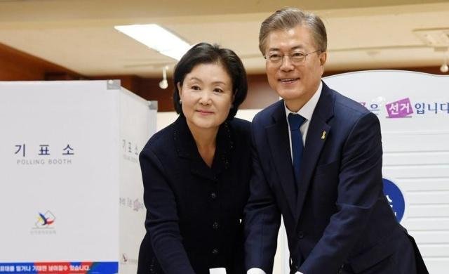 Ҿִ  뼱ĺ    19   9  빮 ȫ2 3ǥҿ ǥϰ ִ 201759 մ