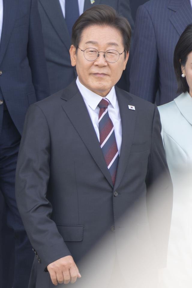 ÀÌÀç¸í ´ëÅë·ÉÀÌ Ä³³ª´Ù¿¡¼ ¿¸®´Â ÁÖ¿ä 7°³±¹G7 Á¤»óȸÀÇ Âü¼®À» À§ÇØ 16ÀÏ ¿ÀÈÄ °æ±âµµ ¼º³² ¼¿ï°øÇ×À» ÅëÇØ Ãâ±¹Çϰí ÀÖ´Ù 20250616 »çÁøÀ¯´ë±æ ±âÀÚ dbeorlf123ajunewscom