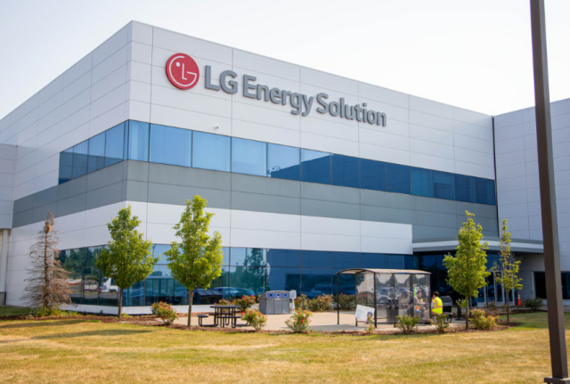 LG¿¡³ÊÁö¼Ö·ç¼ÇÀÌ 2023³â 4ºÐ±â ÀÌÈÄ 6°³ ºÐ±â ¸¸¿¡ IRA¿¡ µû¸¥ º¸Á¶±ÝÀ» Á¦¿ÜÇÏ°íµµ ¿µ¾÷ÀÌÀÍ ÈæÀÚ¸¦ ±â·ÏÇß´Ù LG¿¡³ÊÁö¼Ö·ç¼Ç ¹Ì½Ã°£ Ȧ·£µå °øÀå Àü°æ »çÁøLG¿¡³ÊÁö¼Ö·ç¼Ç