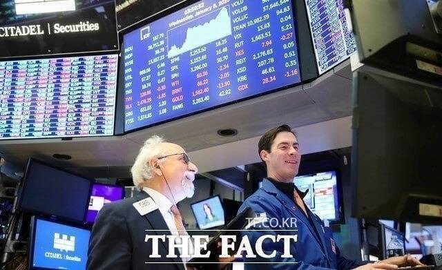 2(ð) NYSE 3  ̱ ߱   ؼ 밨 ̱  ǥ     1%  ߴ. /AP.ý