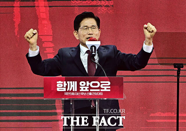   뼱ĺ 蹮 ĺ Ȯƴ. 漱 Ⱓ Ѵ   Ѵ Ѹ ȭ  ̾ ŭ ȭ  ӵ  ̴.   ĺ 3  ⵵  Ųؽ 1忡  21   ĺ   ȸ   ϰ ִ./ 