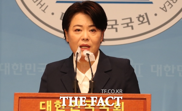   ǵ 蹮 뼱 ĺ ȭ   ٸ ĺ ڰ   ߴ. /Ʈ DB