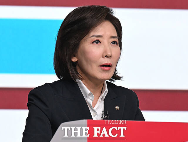   ǿ 7 蹮  뼱 ĺ  Ѵ Ҽ 뼱 ĺ ü 'ȭ ε' ش޶ ûߴ. /ȸ