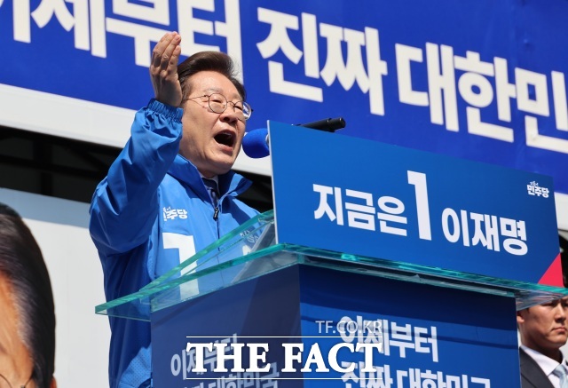  Ҿִ 뼱ĺ 21 ɼ  ſ ۵ 12   û豤忡  ߾ӼŴåȸ Ŀ  ȣϰ ִ. /ý