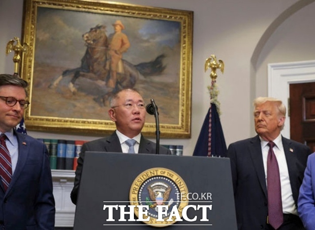 12 ǿ     ۷ι  Ǹŷ  353000, 272000     2.0%, 4.5% ߴ.  꿡  帧 Ÿ ִ.    忡  357000븦    2.1% ߴ.   5.7%,  11.6% پ. /APý