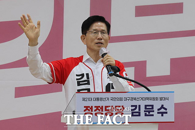 Ҿִ 蹮  뼱 ĺ  ˸鼭 Ʃ ê( Ŀ)   Ŀ ߴٰ 14 ߴ. /ӿ 