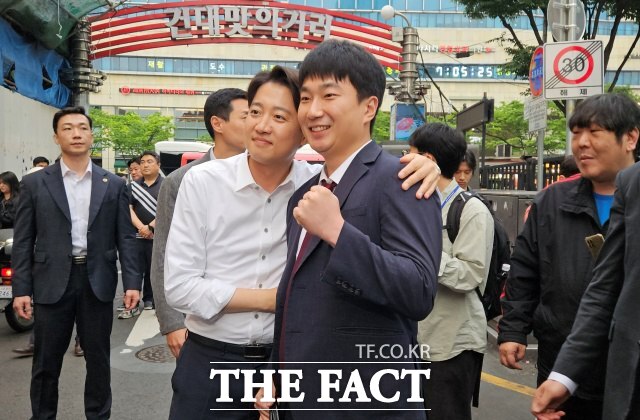 ؼ ô 뼱 ĺ 15    ǴǰŸ    ùΰ  Կ ϴ . /ٺ 