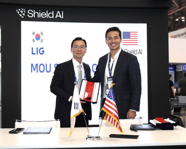 28 ؾ(MADEX 2025) 忡 ̷忡 Ưȭ  ַ    ࡯ ü  LIGؽ ǥ̻() 귣 (Brandon Tseng) AI â  ְ濵(CEO)  Կϰ ִ. /LIGؽ
