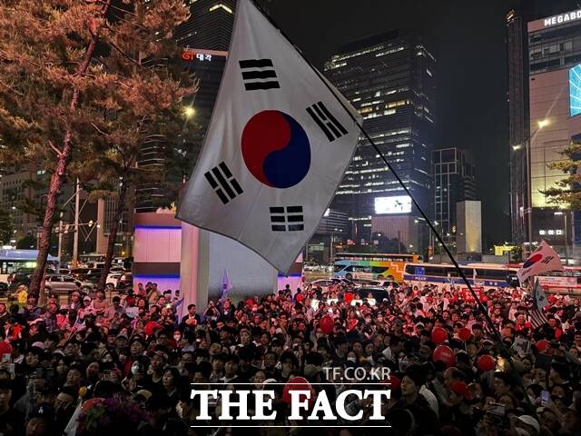 蹮  뼱 ĺ 2   12 ⱸ տ  Ÿ  ϴ , 忡 ڵ  ִ. /=ϸ 
