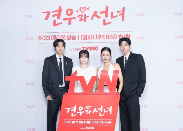  ߿   (ʺ) tvN  ȭ '߿ '  ̾߱⸦  ̴. /tvN