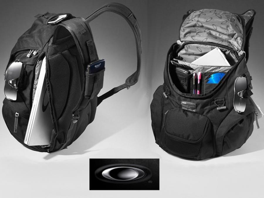 1277427786_oakley_panel_backpack_l.jpg