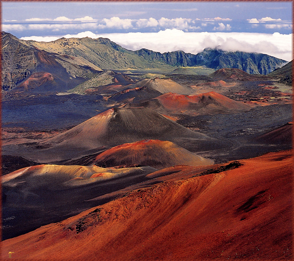 1334048897_dk_NG1_Haleakala_Crater_Maui_Hi.jpg