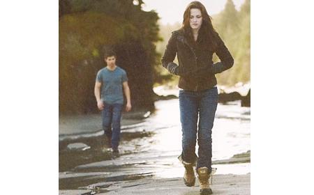 1416070490_blog_fashion_fix_ugg_adirondack_boots_from_the_twilight_saga_new_moon.jpg