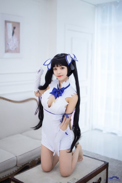 던만추를 아시려나용? 한유나 헤스티아 코스프레