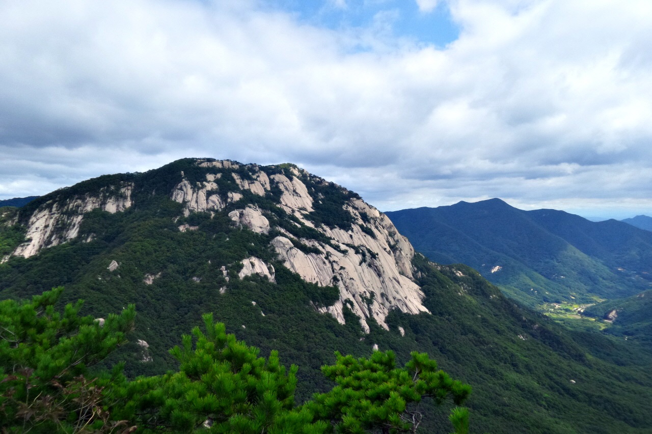 괴산 희양산...멋진 암릉과 시원한 조망이 함께... 지름티재-희양산-성터삼거리-은티마을) 2017/09/17 - 뽐뿌:등산포럼 괴산 희양산...멋진 암릉과... 