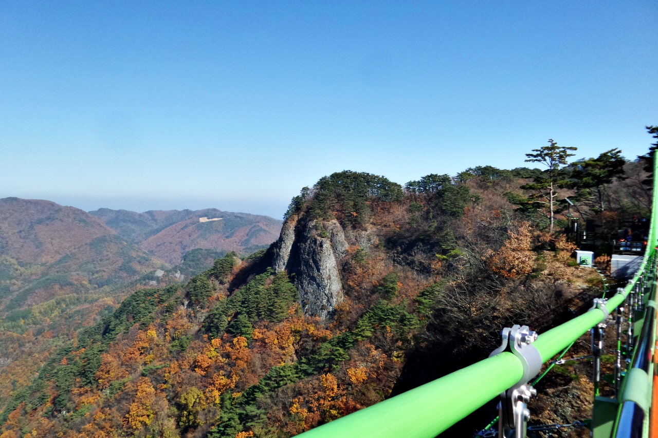 황홀했던 만추의 청량산...입석-축융봉-입석-청량사-하늘다리... 만추의 청량산...입석-축융봉-입석-청량사-하늘다리-장인봉-두들마을... 