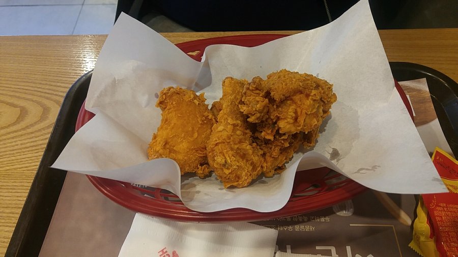 맘스터치 4,500원 반마리 통치킨 - 뽐뿌:자유게시판 맘스터치 4,500원 반마리 통치킨