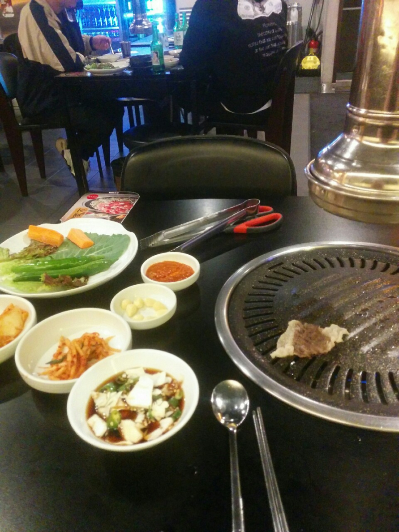혼자 고기집 왔네요 ㅎ - 뽐뿌:자유게시판 혼자 고기집 왔네요 ㅎ