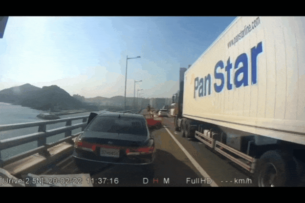 어제자 광안대교 투신. gif - 뽐뿌:자유게시판 어제자 광안대교 투신. gif