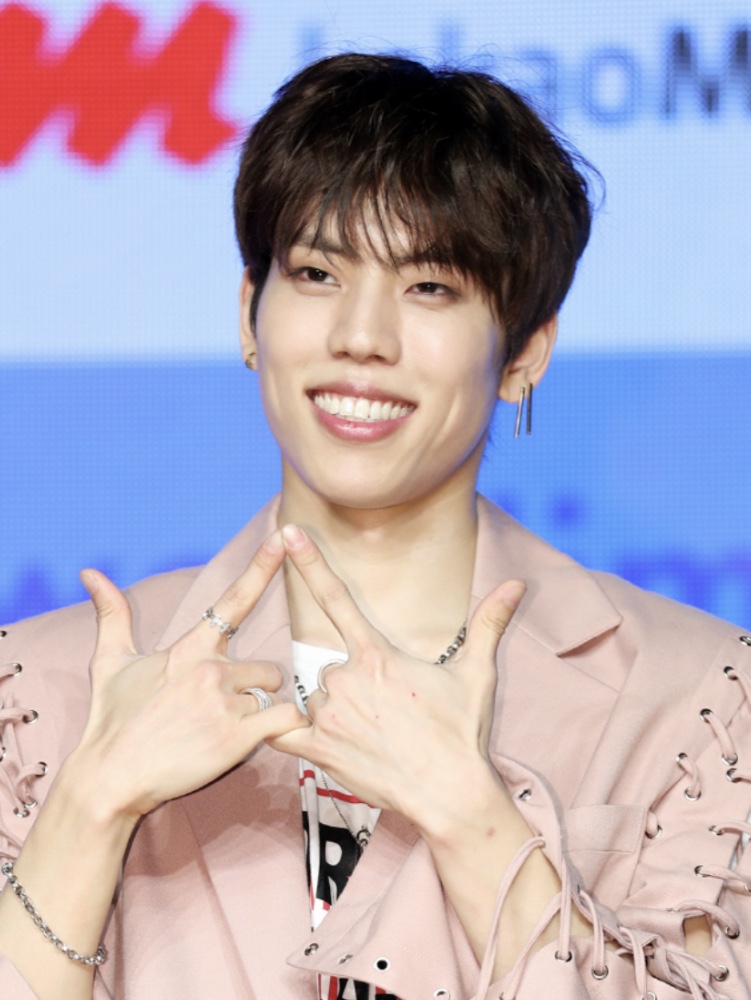 동우 - 뽐뿌:아이돌포럼 동우