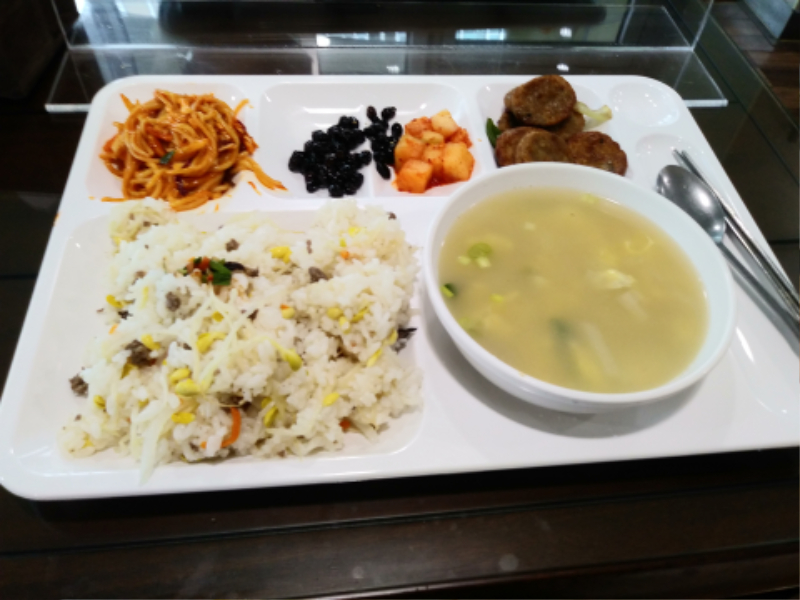 오늘 동안양세무서 구내식당에서 먹은 점심입니다 - 뽐뿌:자유게시판 오늘 동안양세무서 구내식당에서 먹은 점심입니다