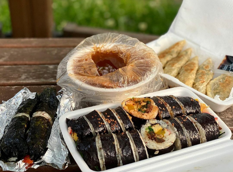 아침 등산후 먹는 김밥 비오네요 ㅜㅜ - 뽐뿌:자유갤러리 아침 등산후 먹는 김밥 비오네요 ㅜㅜ