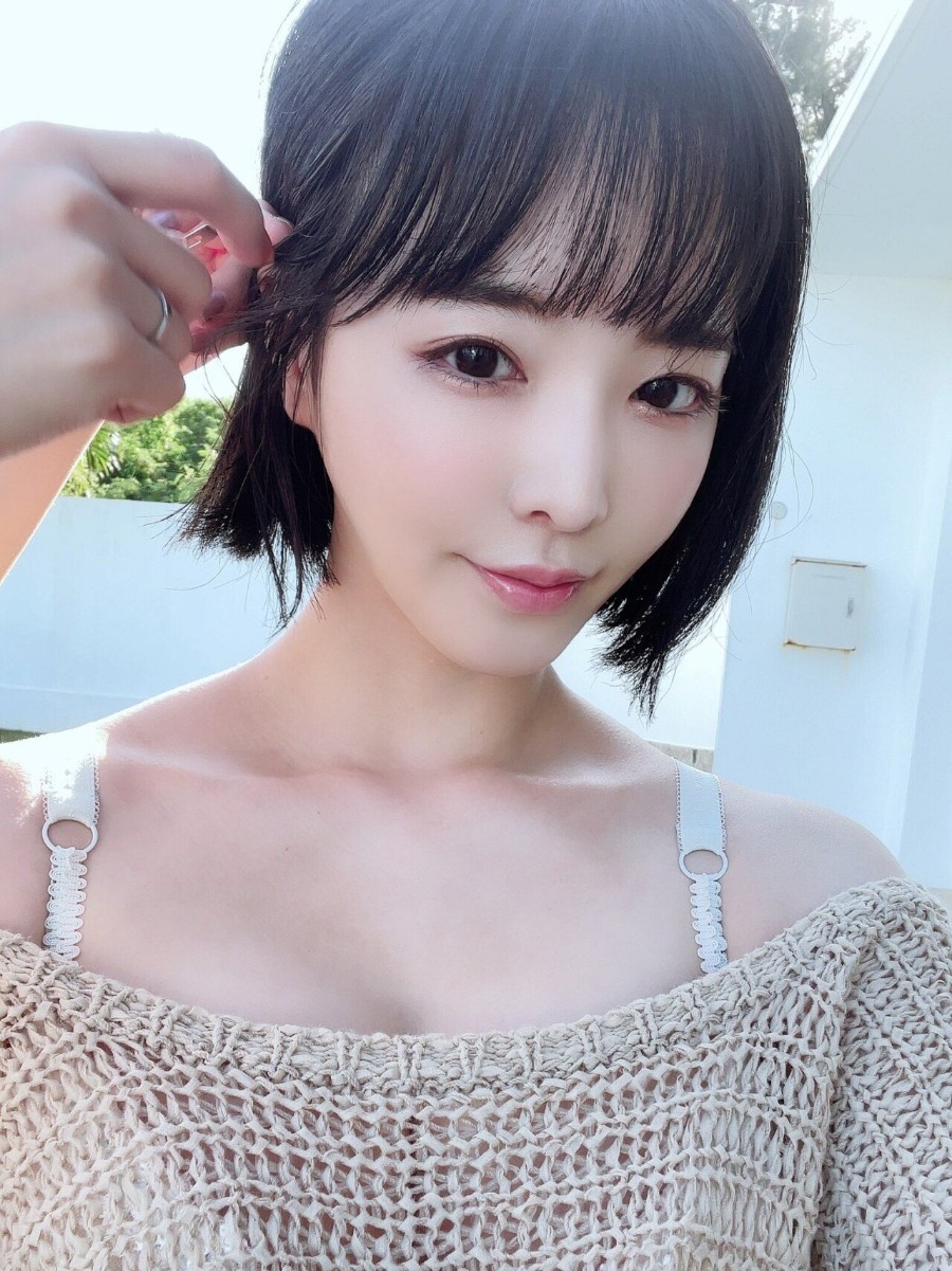 한국팬에게 선물받은 AV 처자..jpg - 뽐뿌:유머감동