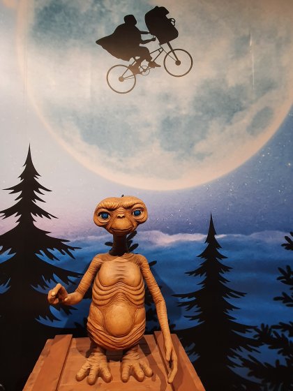 E.T(õа)