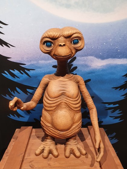 E.T(õа)