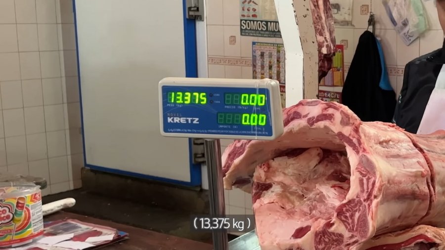 아르헨티나 정육점 갔다가 미친 가격에 깜짝 놀란 고기 유튜버 .JPG - 뽐뿌:자유게시판 아르헨티나 정육점 갔다가 미친 가격에 깜짝 놀란 고기... 