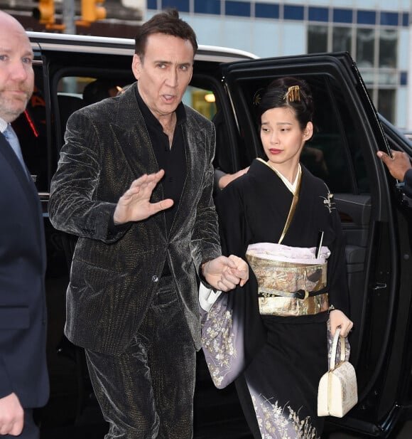 7016425-nicolas-cage-et-sa-femme-riko-shibata-580x0-2.jpg