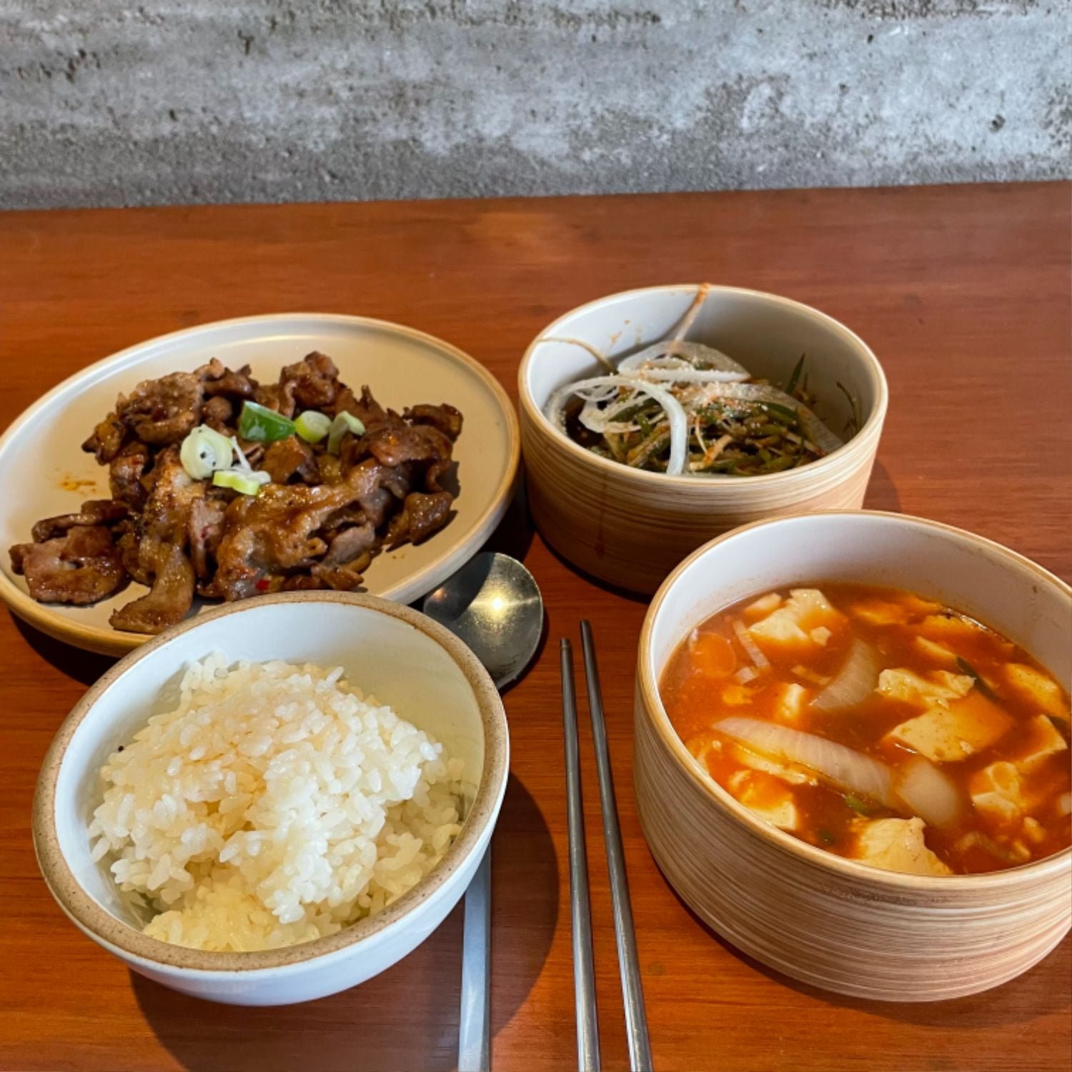 불고기양념 대패삼겹살 구이와 파절이, 그리고 순두부찌개 - 뽐뿌:자유갤러리 불고기양념 대패삼겹살 구이와 파절이, 그리고 순두부찌개