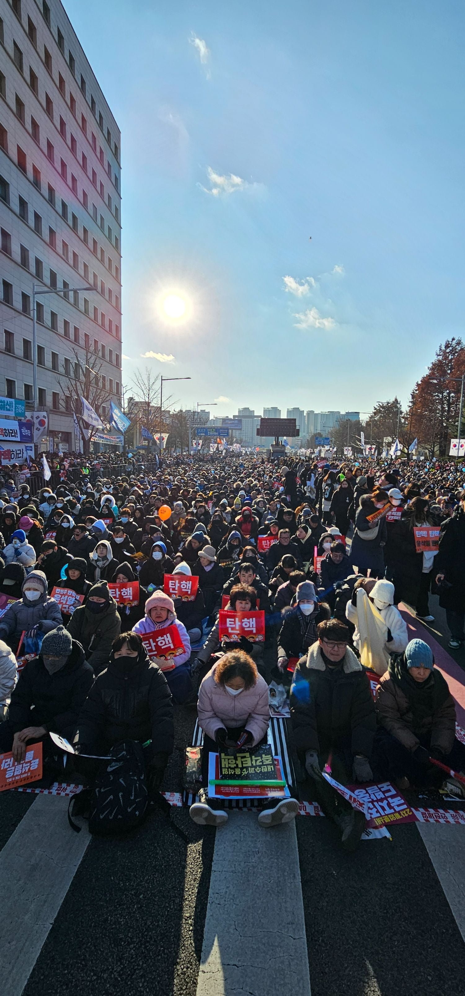 국회대로 인파 엄청납니다 - 뽐뿌:자유게시판 국회대로 인파 엄청납니다