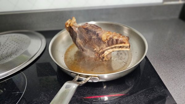 수비드 토마호크