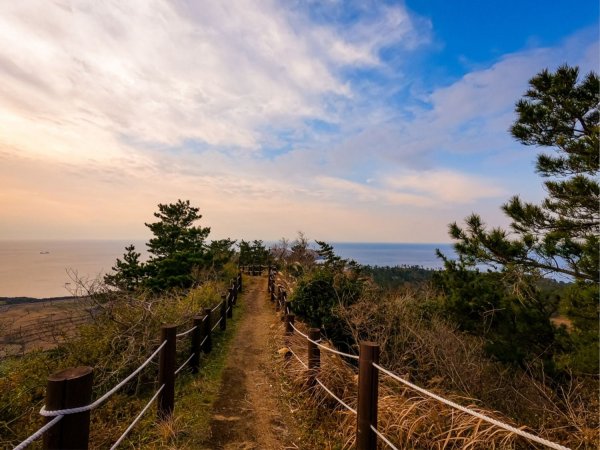 개인적으로 제주서쪽 최고의 일몰뷰를 볼수 있는 포인트라고 생각되는 당산봉