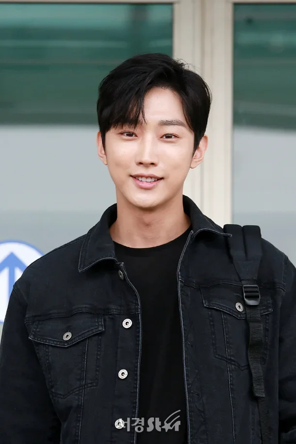 흑염룡 여주 볼때마다 B1A4 진영이 보여서 집중이 안됨.. - 뽐뿌:자유게시판 흑염룡 여주 볼때마다 B1A4 진영이 보여서 집중이 안됨..