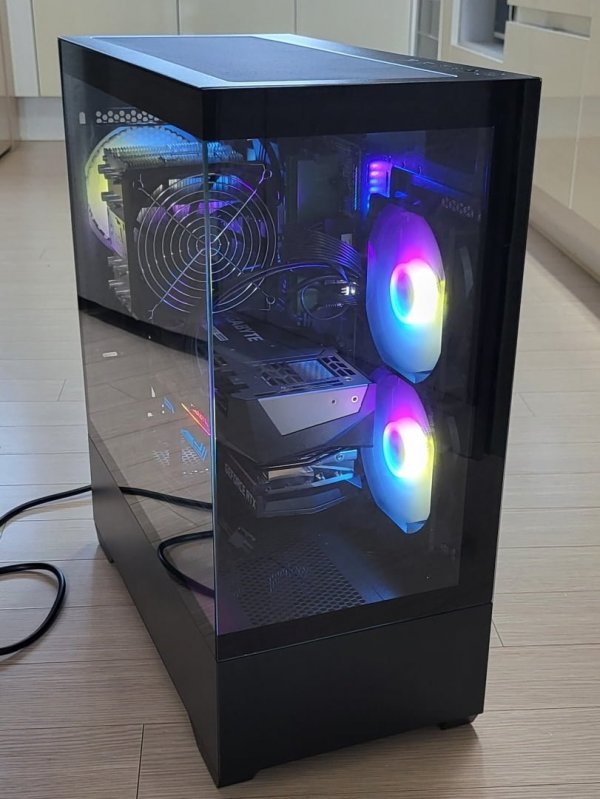 34_감상_LED_ON_02_듀얼GPU.jpg