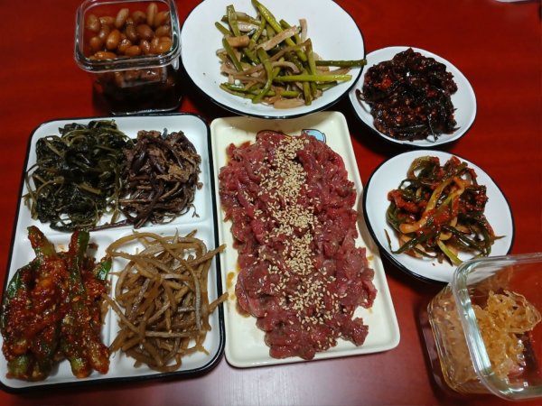 육회에 한잔