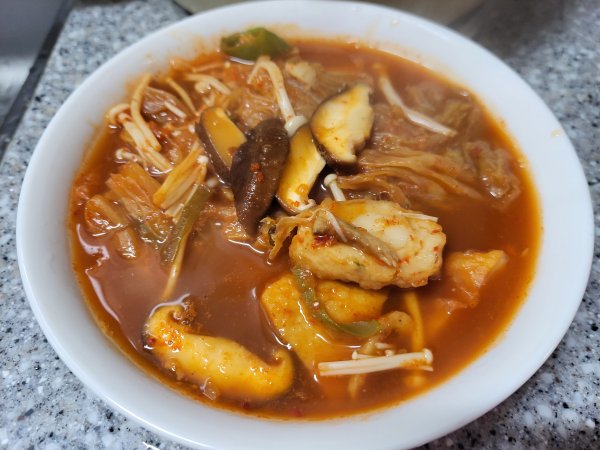 칼칼하니 좋네요