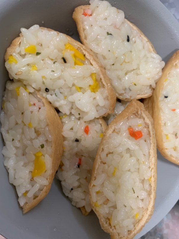 컵라면과 유부초밥