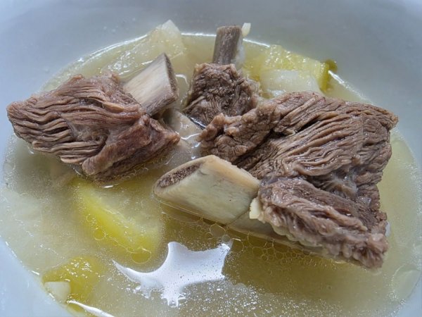 뽐게 찜갈비로 끓인 갈비탕