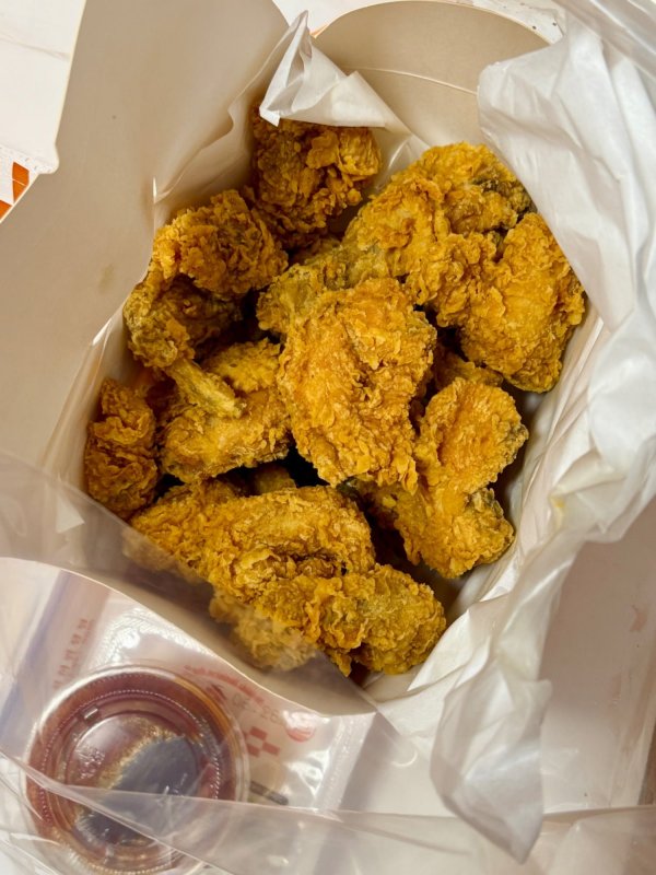 치킨과 함께 8시 기다립니다