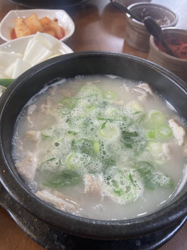 든든하게 국밥이죠