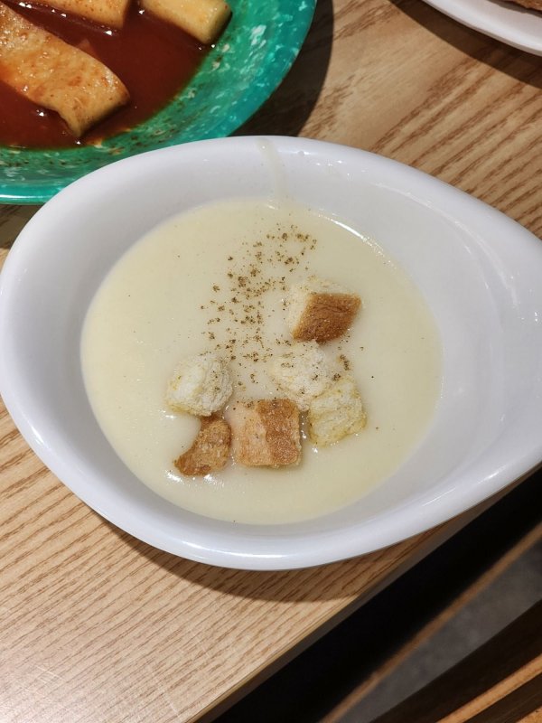 촌시런 놈이 동네 뷔페 허멍 와신게 맛난 거 천지~
