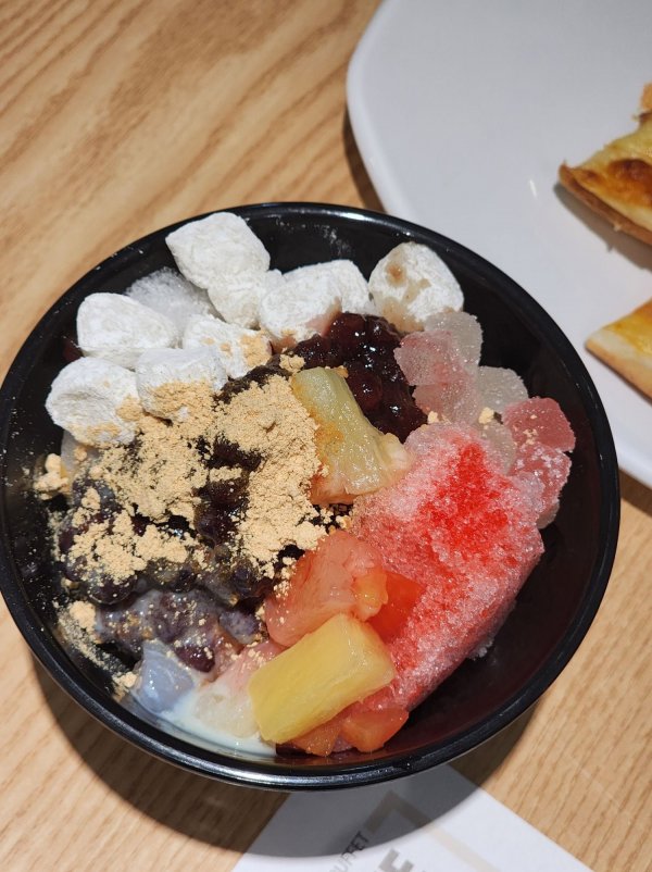 촌시런 놈이 동네 뷔페 허멍 와신게 맛난 거 천지~