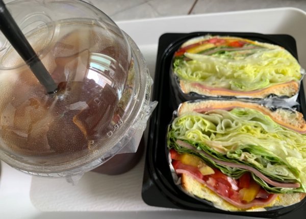 오랜만에 샌드위치 먹었네요