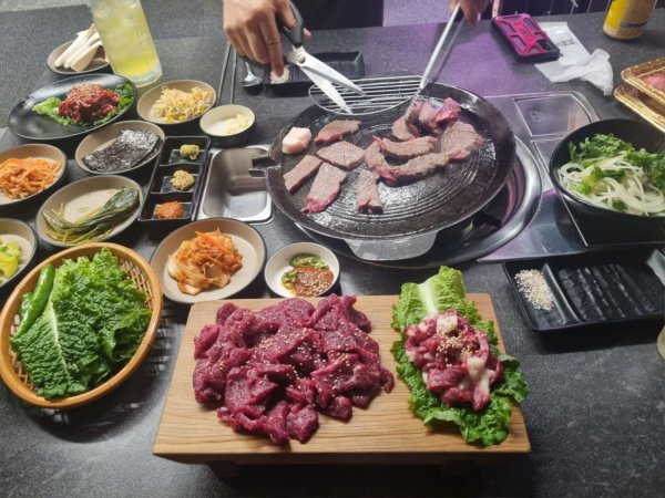 방금 지인이랑 먹은 소고기입니다
