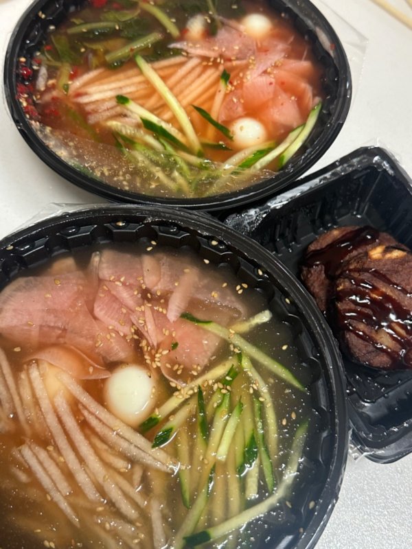 오늘은 냉면입니다