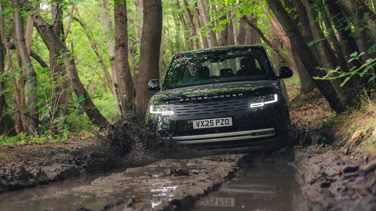 imgi_34_Range Rover Electric Eastnor prototype drive-7.jpeg